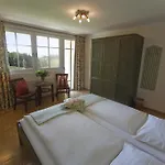 & Almhof Konukevi Velden am Wörthersee