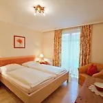 Konukevi & Almhof Velden am Wörthersee