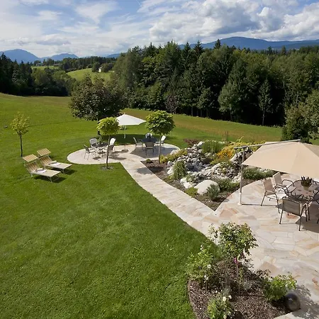 & Almhof * Velden am Wörthersee