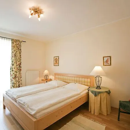 Gasthuis Appartements&zimmer Almhof Velden am Wörthersee