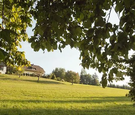Gasthuis Appartements&zimmer Almhof Velden am Wörthersee
