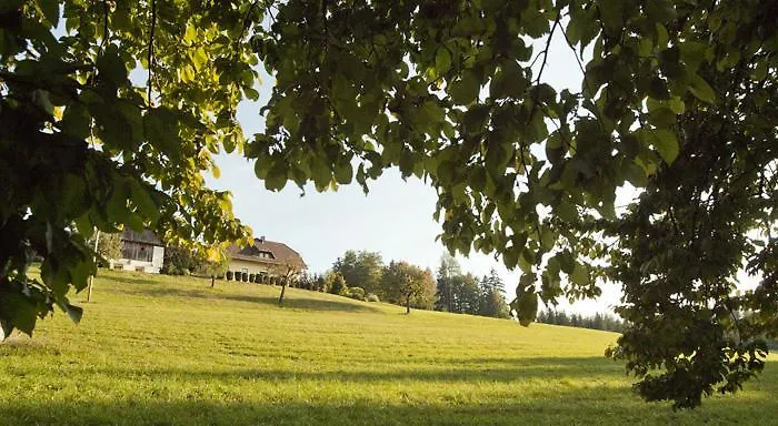 Pensión & Almhof Velden am Wörthersee